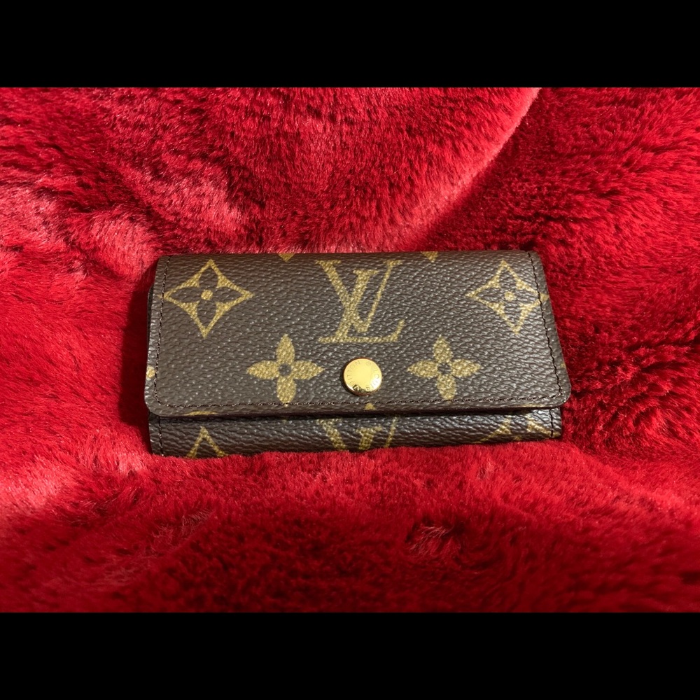 Authentic Louis Vuitton Key Holder
